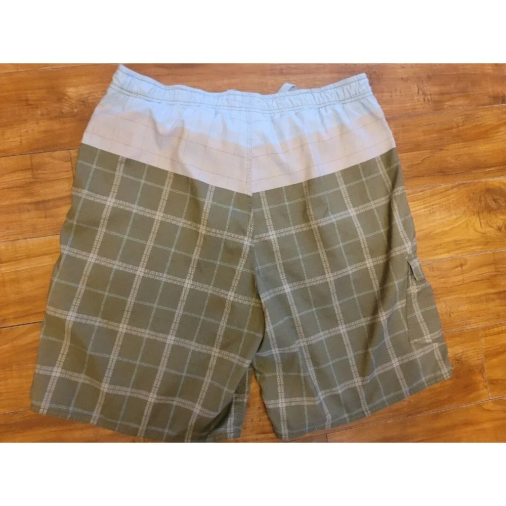 Mens‎ XL Quicksilver lightweight board / swimming shorts: Green Blue print